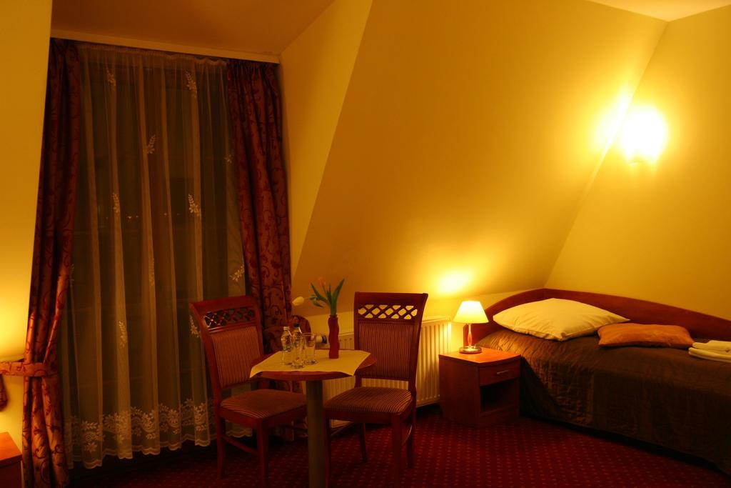 Hotel Karolinka Gogolin Room photo
